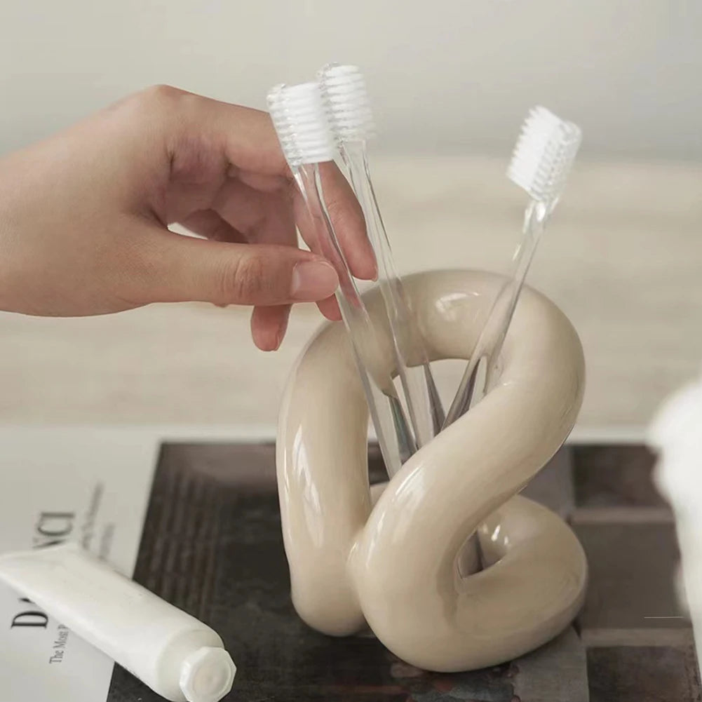 Knotted Ceramic Holder