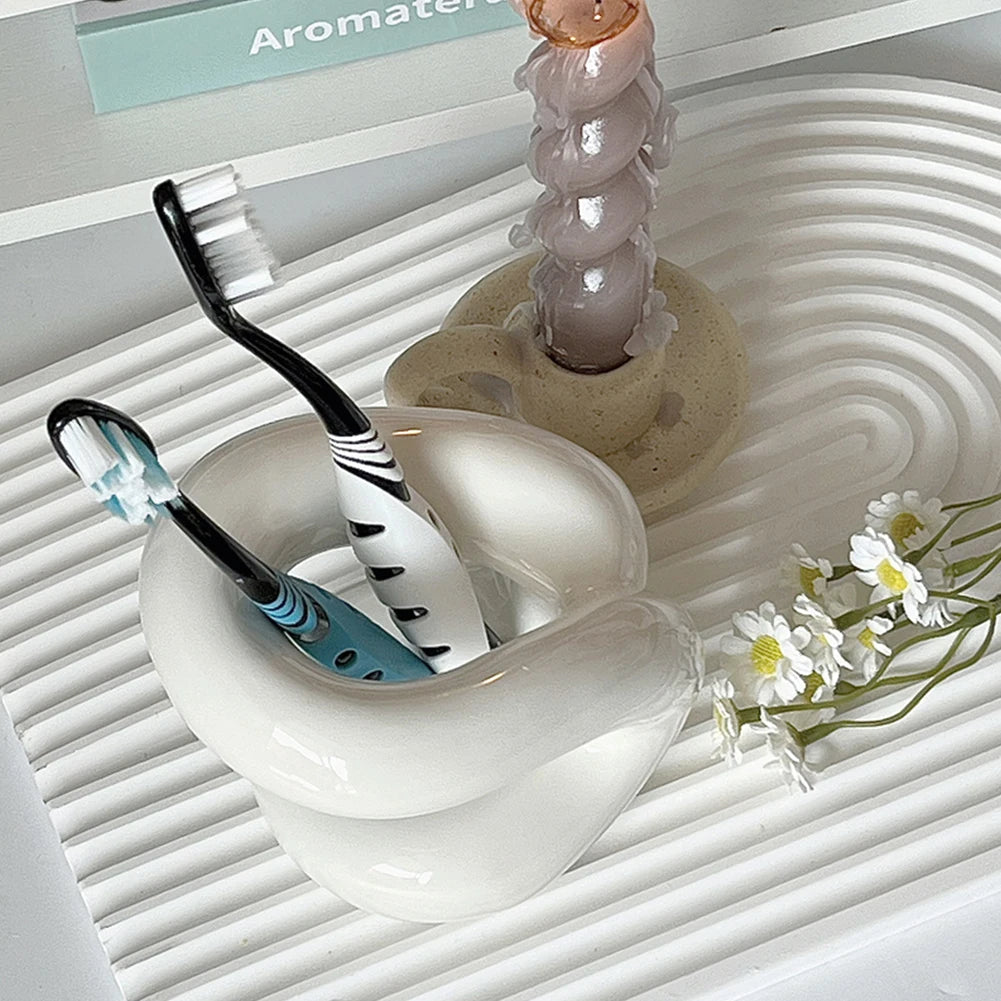 Knotted Ceramic Holder
