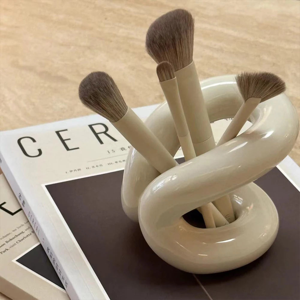 Knotted Ceramic Holder
