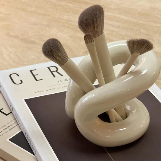 Knotted Ceramic Holder