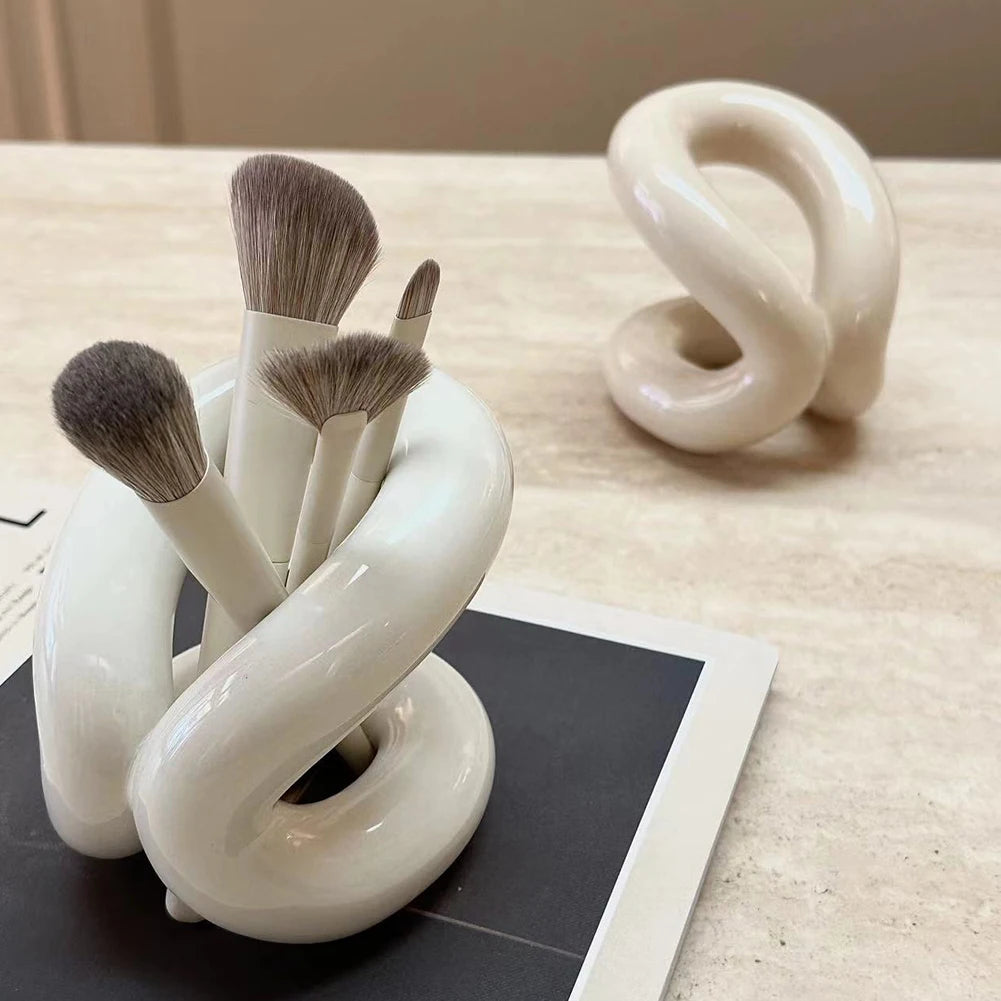 Knotted Ceramic Holder